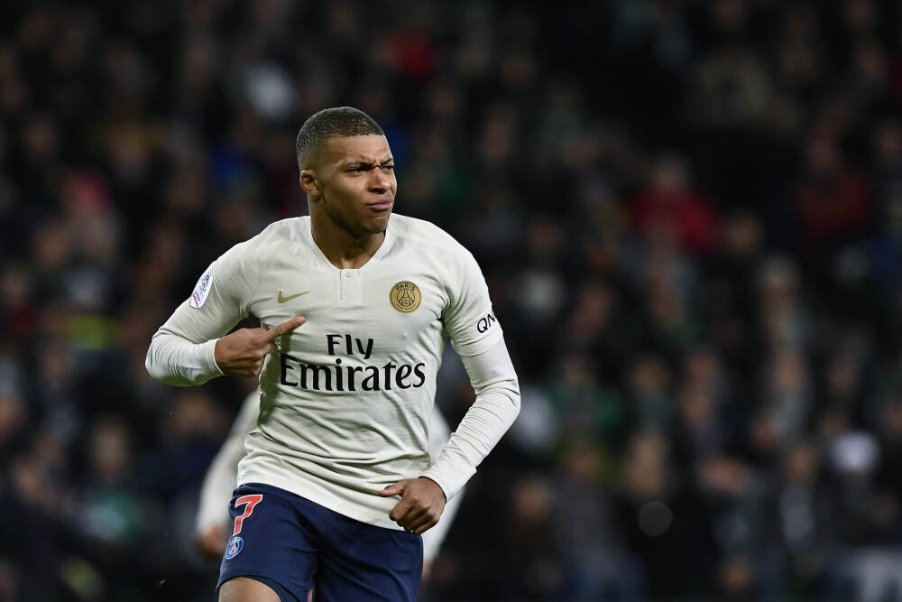 科博达(603786.SH)：王丽、范建华拟减持股份